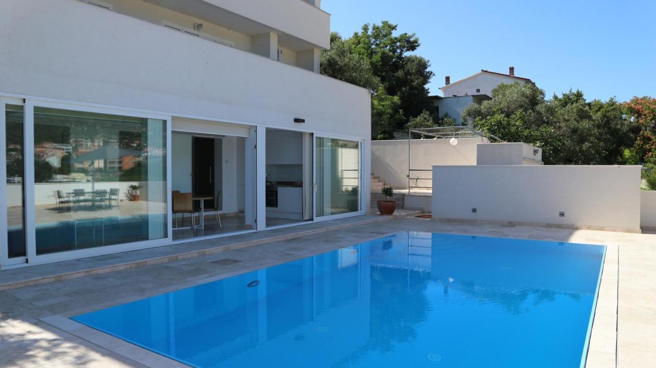 Apartament Haus Helga Rab Town Zewnętrze zdjęcie