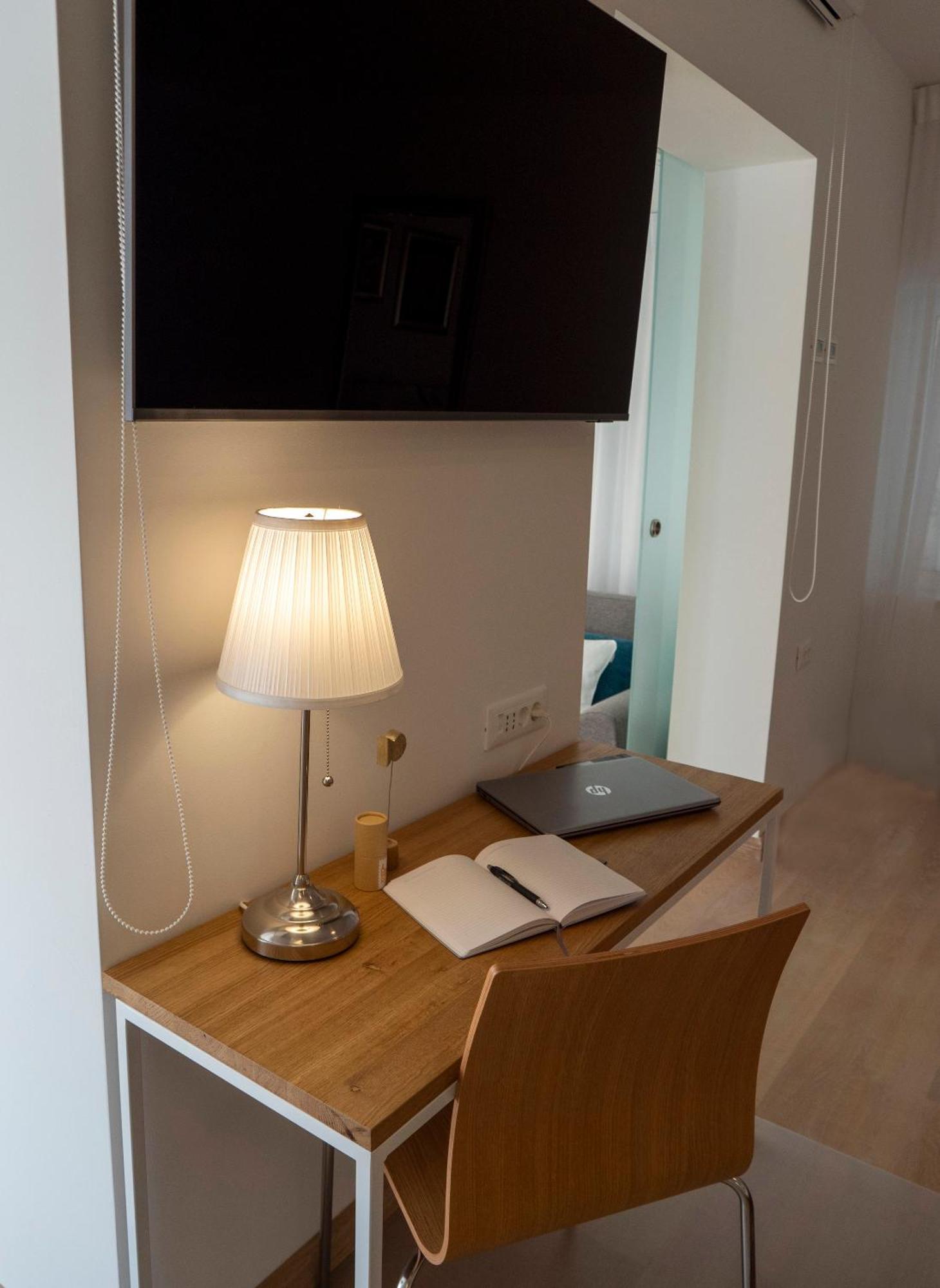 Apartament Haus Helga Rab Town Zewnętrze zdjęcie