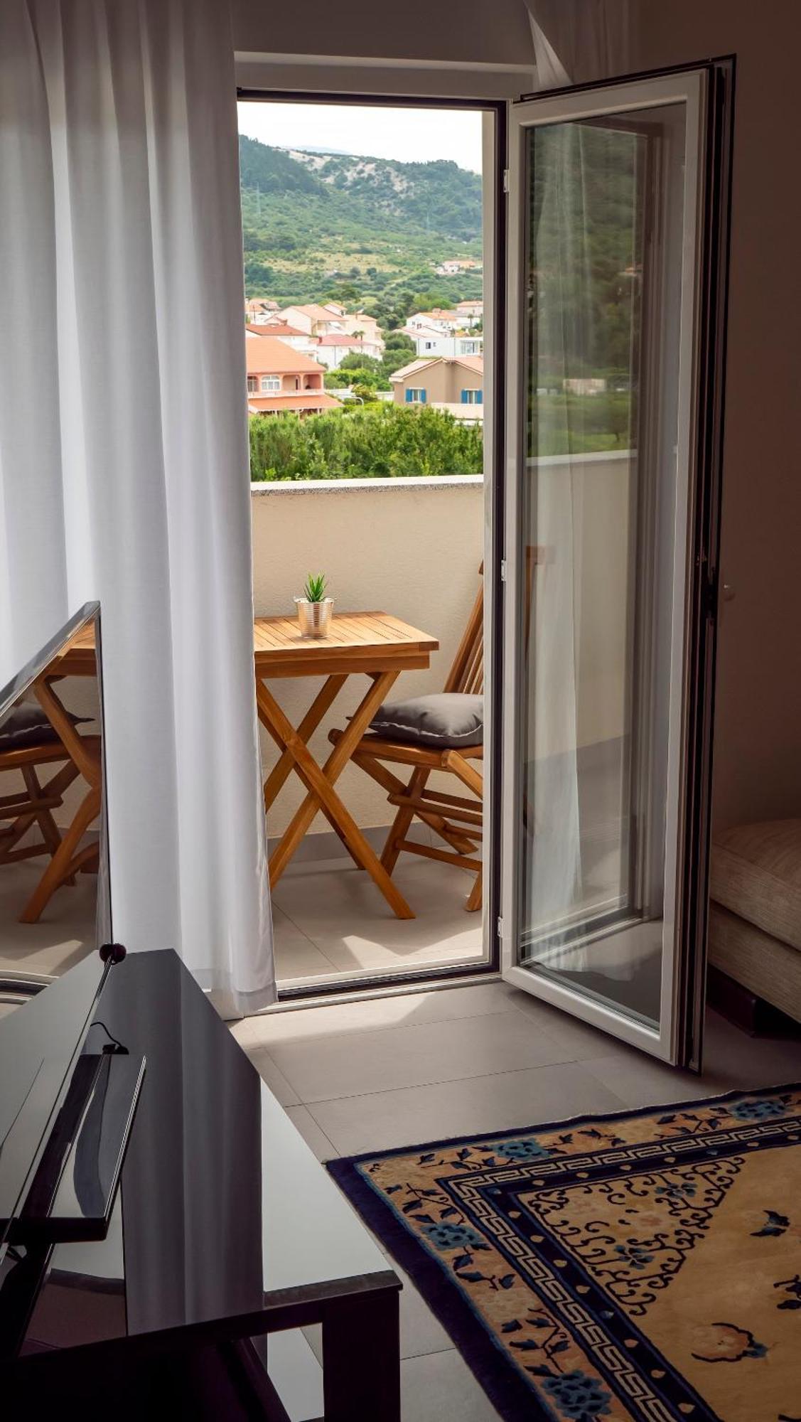 Apartament Haus Helga Rab Town Zewnętrze zdjęcie