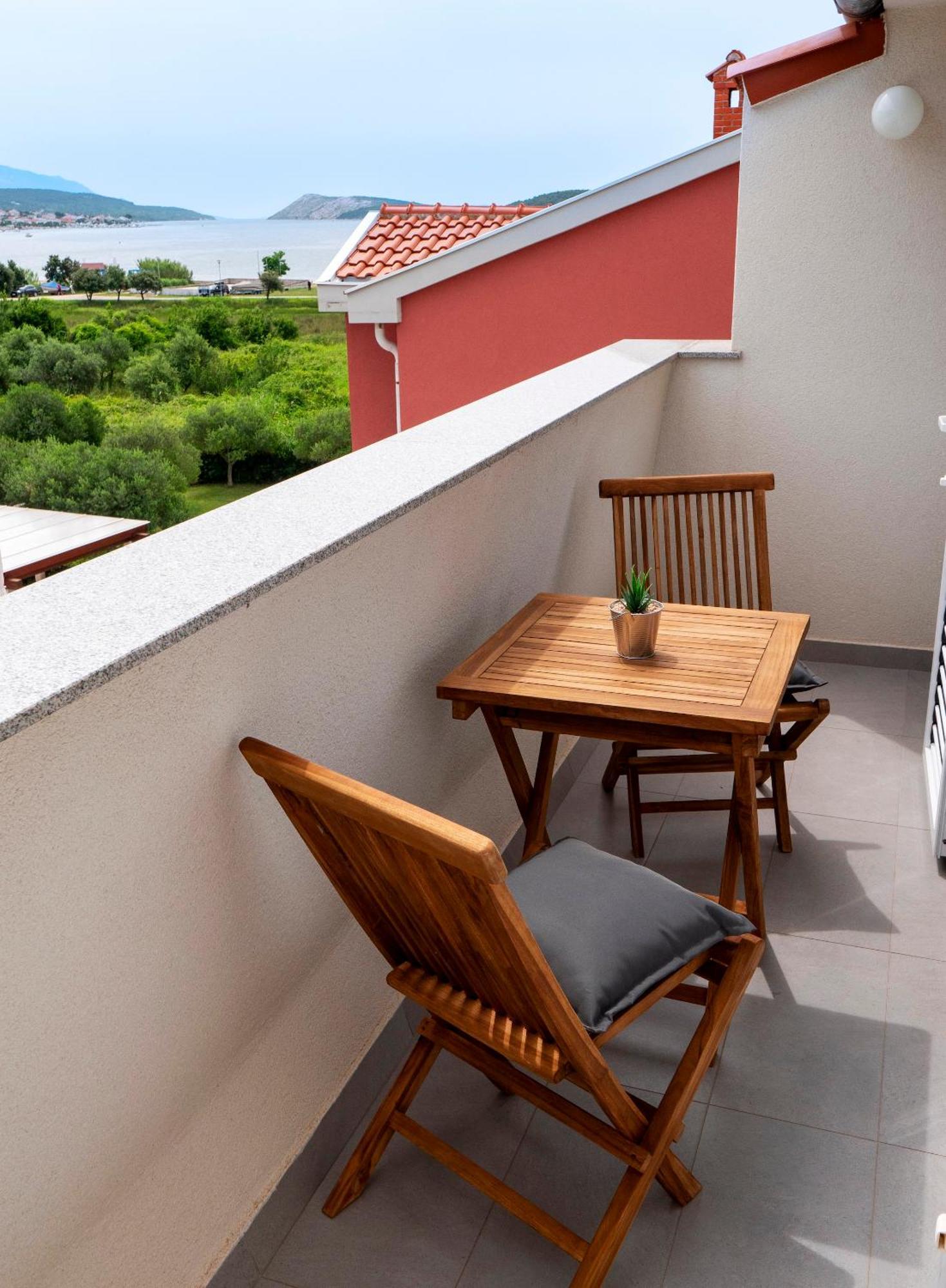 Apartament Haus Helga Rab Town Zewnętrze zdjęcie