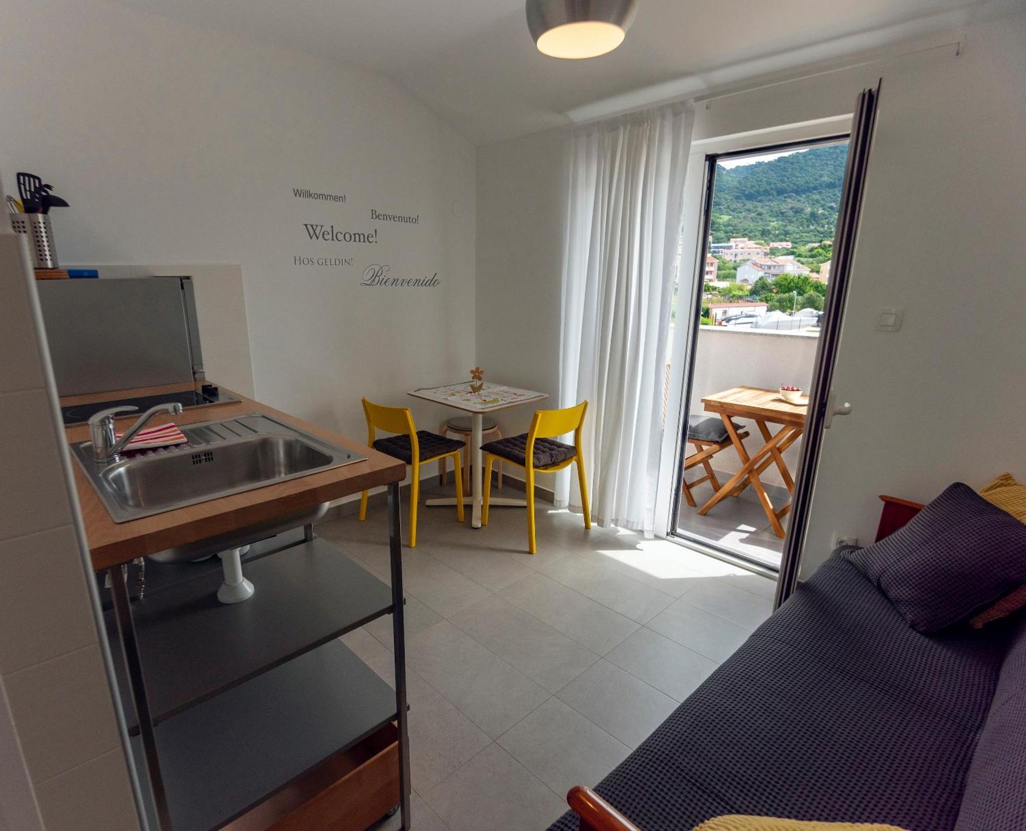Apartament Haus Helga Rab Town Zewnętrze zdjęcie