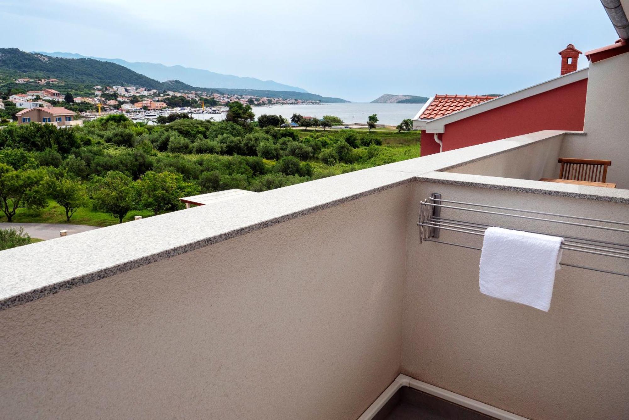 Apartament Haus Helga Rab Town Zewnętrze zdjęcie