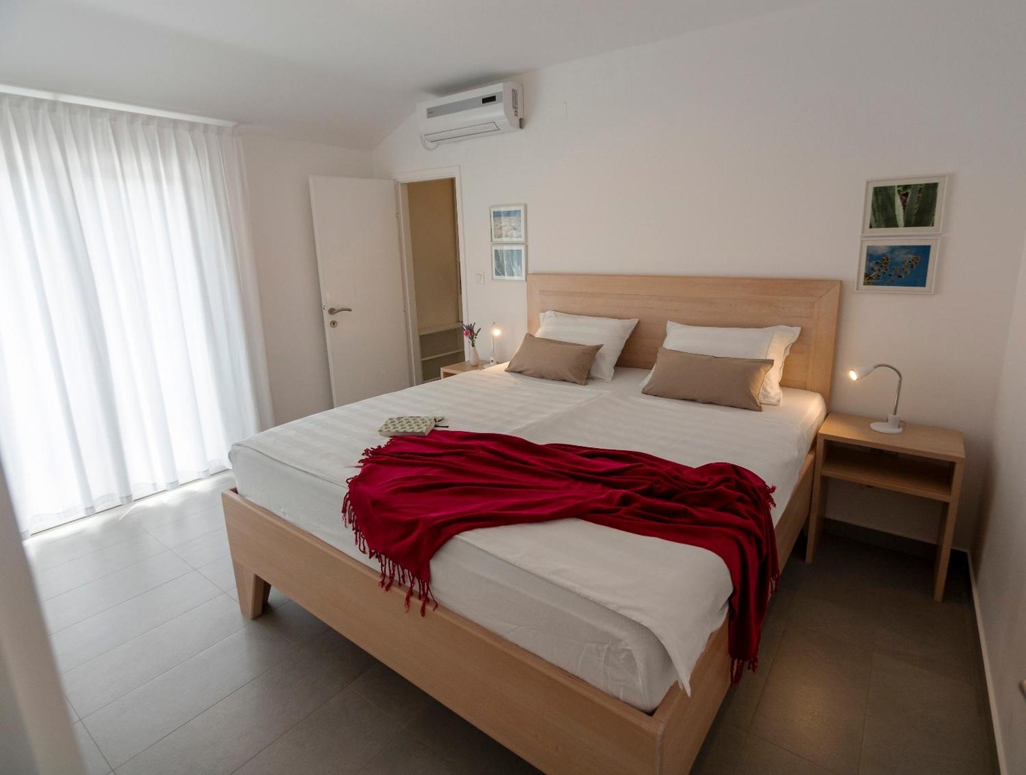 Apartament Haus Helga Rab Town Zewnętrze zdjęcie