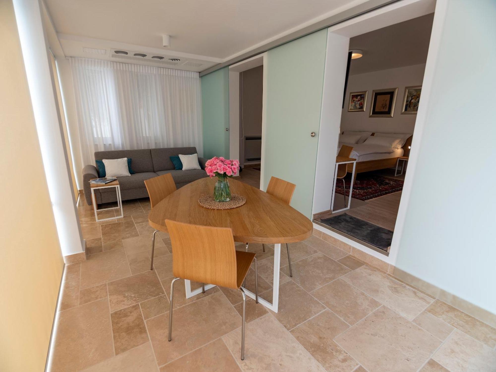 Apartament Haus Helga Rab Town Zewnętrze zdjęcie
