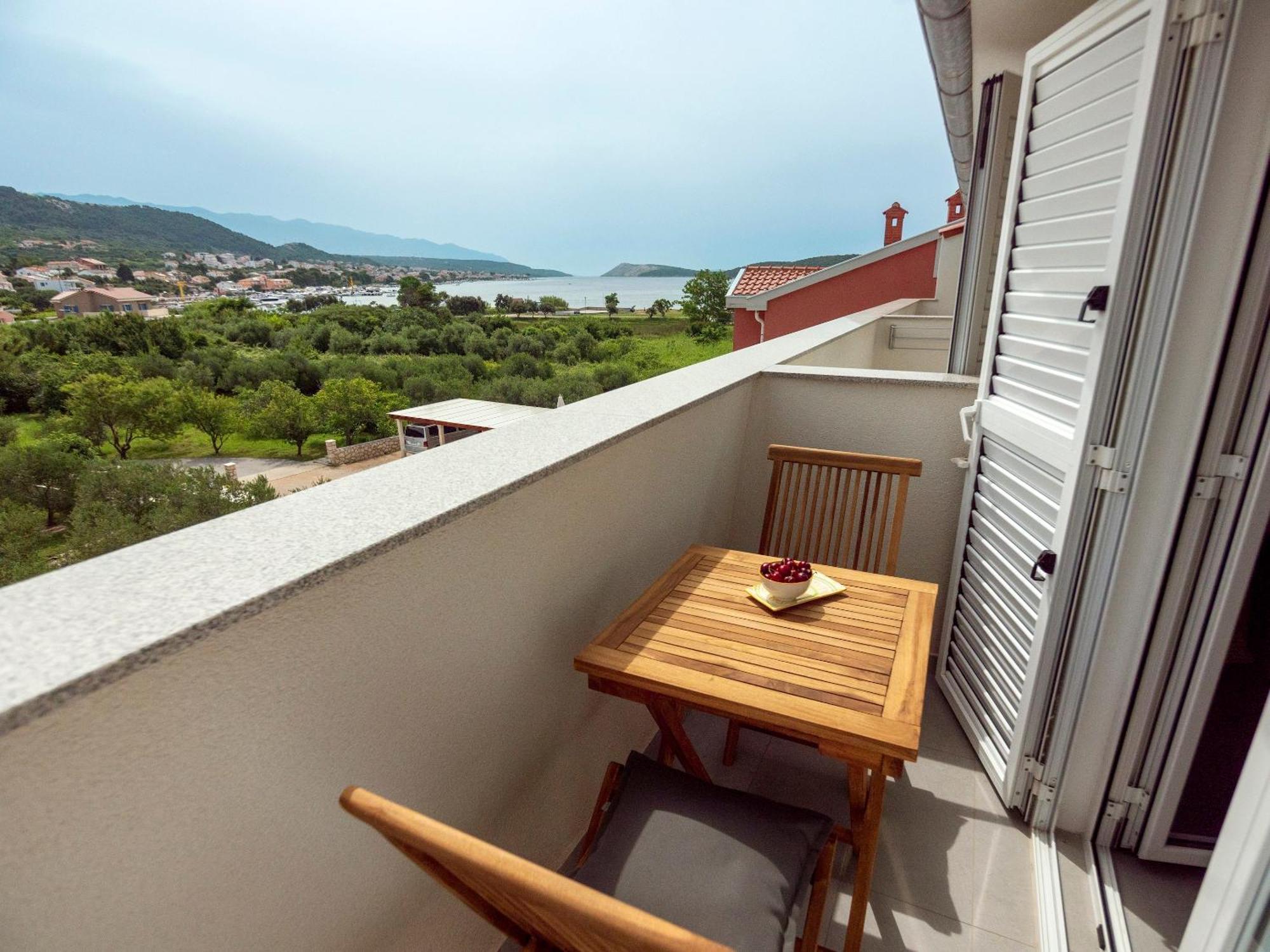 Apartament Haus Helga Rab Town Zewnętrze zdjęcie
